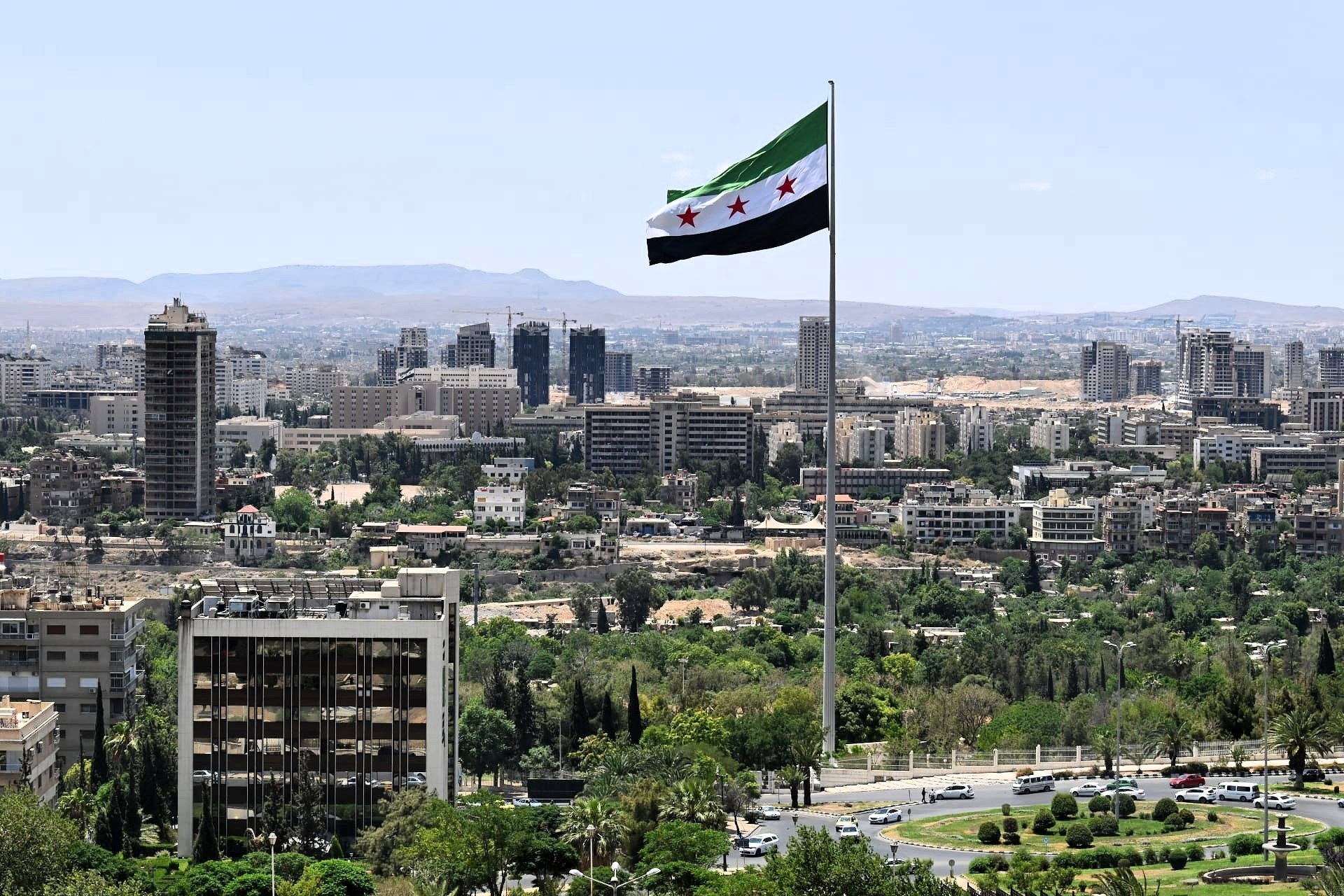 من مصادرة الأصول إلى إطلاق المشاريع.. هل يُعاد تشكيل سوق العقارات في دمشق؟