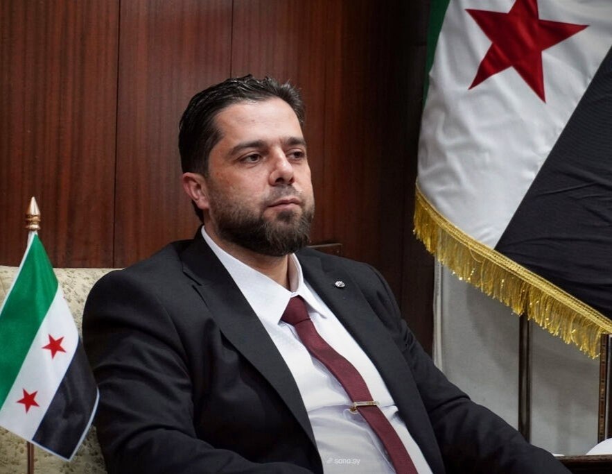 مصطفى عبد الرزاق.. خبرة ميدانية مميزة صنعت مساراً نحو المسؤولية الحكومية
